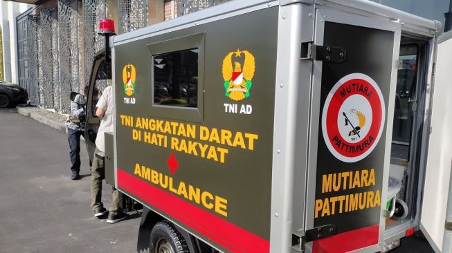 KSAD Jenderal TNI Dudung Abdurachman perkenalkan motor ambulans TNI AD di Mabes TNI AD, Jakarta Pusat, Rabu (2/3/2022) [Mudikgratis.co.id/Ria Rizki Nirmala Sari].