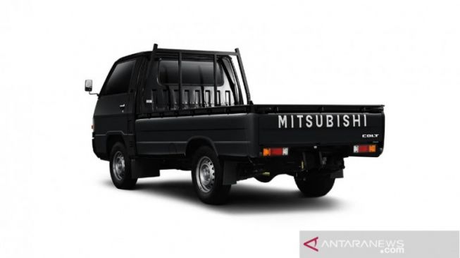 Mitsubishi L300 [PT MMKSI via ANTARA]