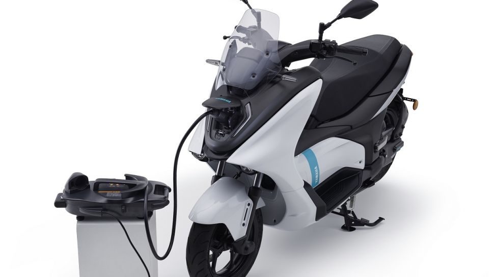 Skuter Listrik Yamaha E01, 55 Bengkel Siaga Suzuki, Aplikasi Digital Saat Mudik Pakai Kendaraan Pribadi