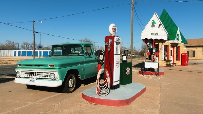 Ilustrasi stasiun pengisian bahan bakar minyak biosolar. (Pexels)