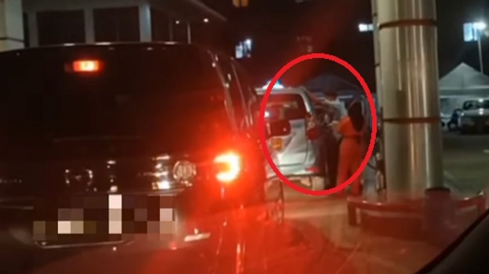 Aksi Sopir Taksi Bikin Mobil Bergoyang di SPBU Jadi Sorotan Publik, Fungsinya Buat Apa Ya?