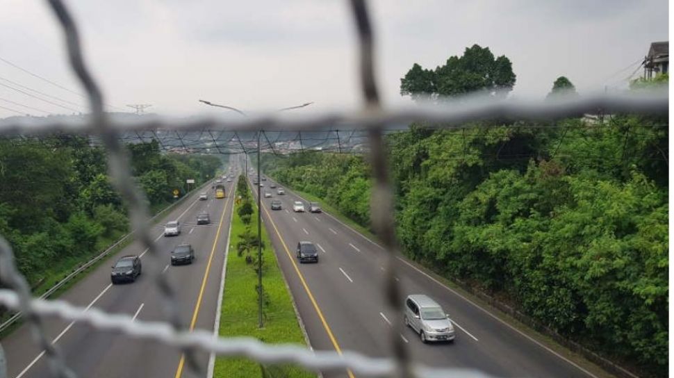 Arus Kendaraan Tol Batang-Semarang Padat Lancar, Pengemudi Diimbau Tetap Waspada