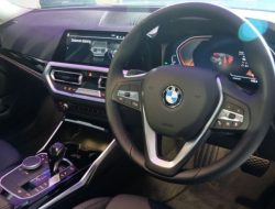 Untuk Sementara, BMW Produksi Mobil Baru Tanpa Fitur Android Auto dan Apple CarPlay