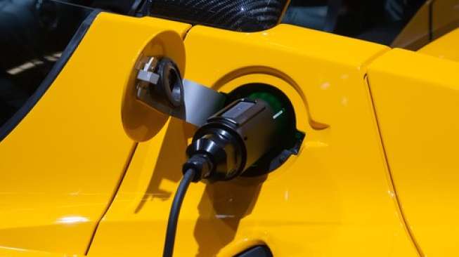 Ilustrasi mobil listrik. (Shutterstock)