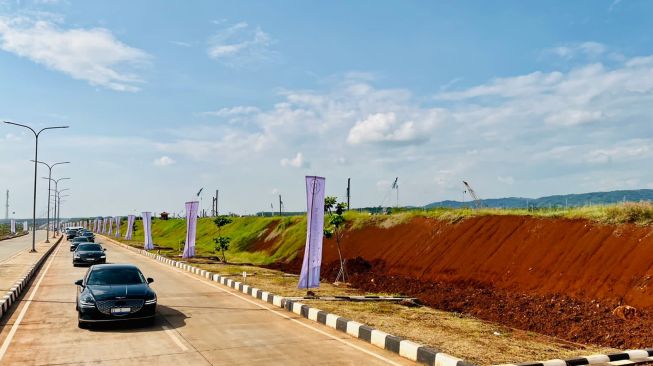 Iring-iringan kendaraan Presiden Joko Widodo dan Menteri ke KITB, Jawa Tengah [setkabgoid].