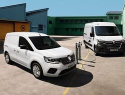 All-New Renault Kangoo EV dan New Renault Master E-TECH, Duo Mobil Listrik Komersial Resmi Meluncur