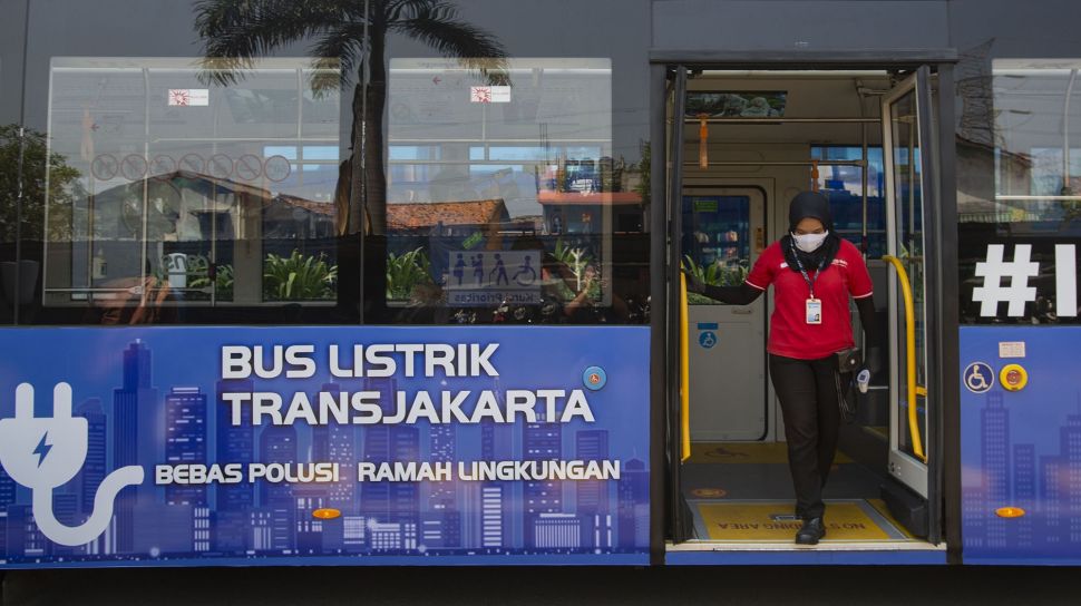 Perbaiki Kualitas Udara, Angkutan Trans Jawa dan Sumatera Seluruhnya Gunakan Bus Listrik pada 2045