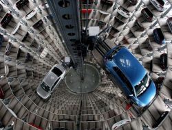 Volkswagen Atasi Langka Chip Semikonduktor, Redwood Materials Daur Ulang Baterai Toyota, Rem Motor Matik