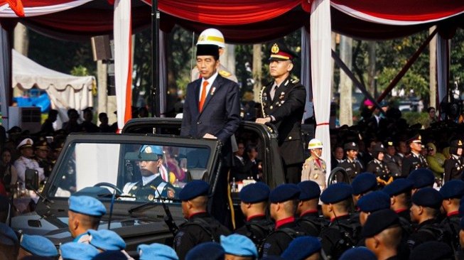 Presiden Jokowi jadi inspektur upacara HUT Bhayangkara ke-73 di Monas, Rabu (10/7/2019). (Mudikgratis.co.id/Stephanus Aranditio)