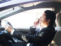Solusi Mengatasi Rasa Kantuk Saat Menyetir Mobil Jarak Jauh